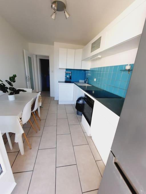 Logement Dans Residence - A 10 Km Du Centre Ville Et A 5 Minute Du Parlement Europeen Avec Parking Gratuit Hoenheim Exteriör bild