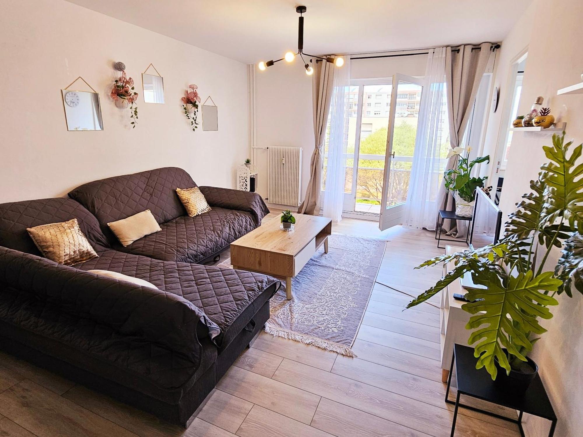 Logement Dans Residence - A 10 Km Du Centre Ville Et A 5 Minute Du Parlement Europeen Avec Parking Gratuit Hoenheim Exteriör bild