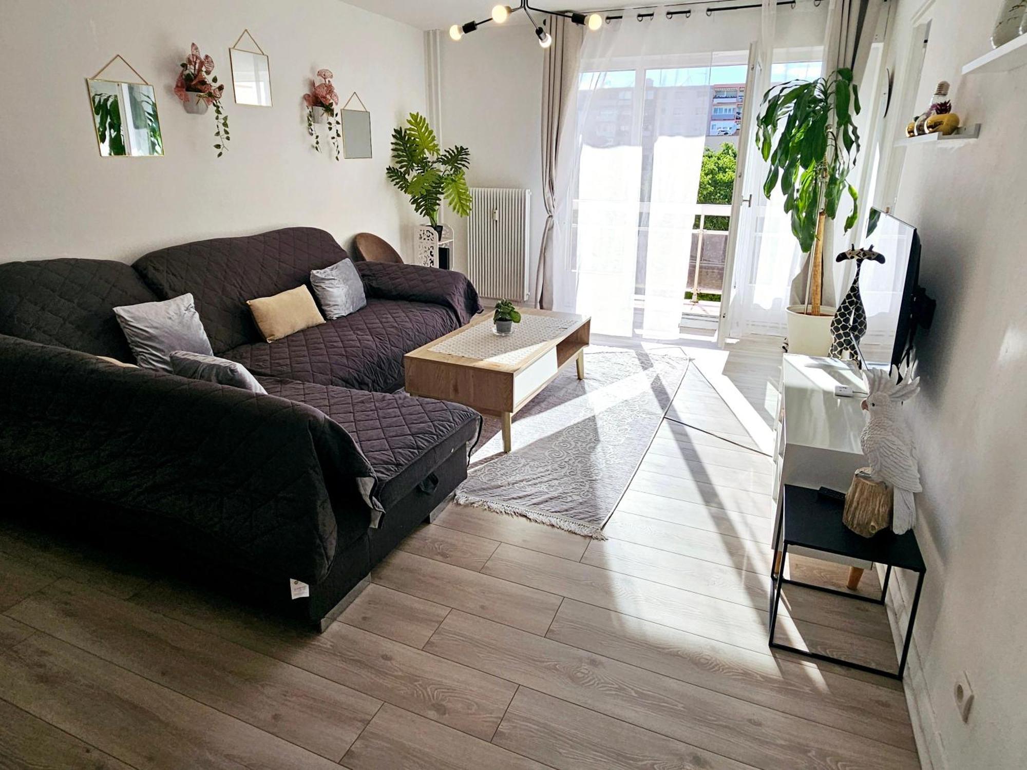 Logement Dans Residence - A 10 Km Du Centre Ville Et A 5 Minute Du Parlement Europeen Avec Parking Gratuit Hoenheim Exteriör bild